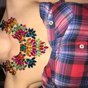 Beautiful big necklace!!